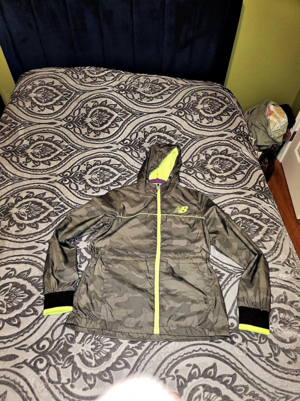 New Balance Camo Athletic Jacket in Green & Black Small